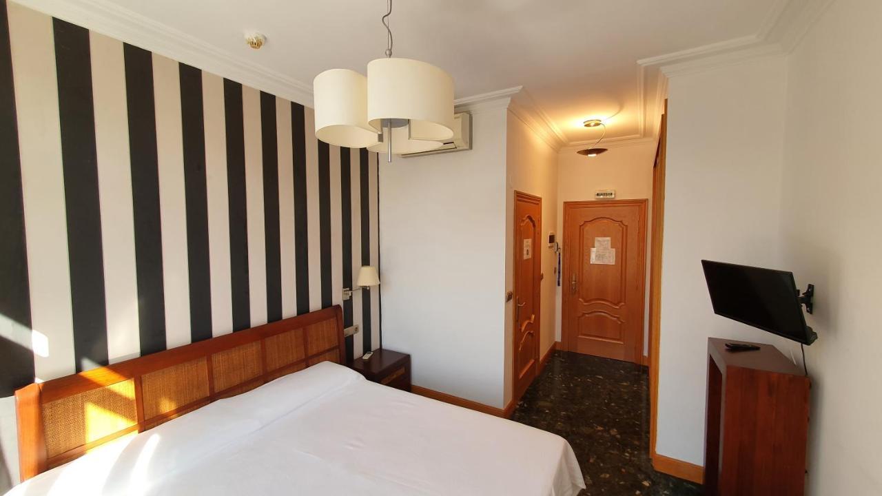 Hostal Ansonea Bera  Ruang foto