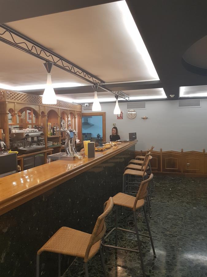 Hostal Ansonea Bera  Bagian luar foto