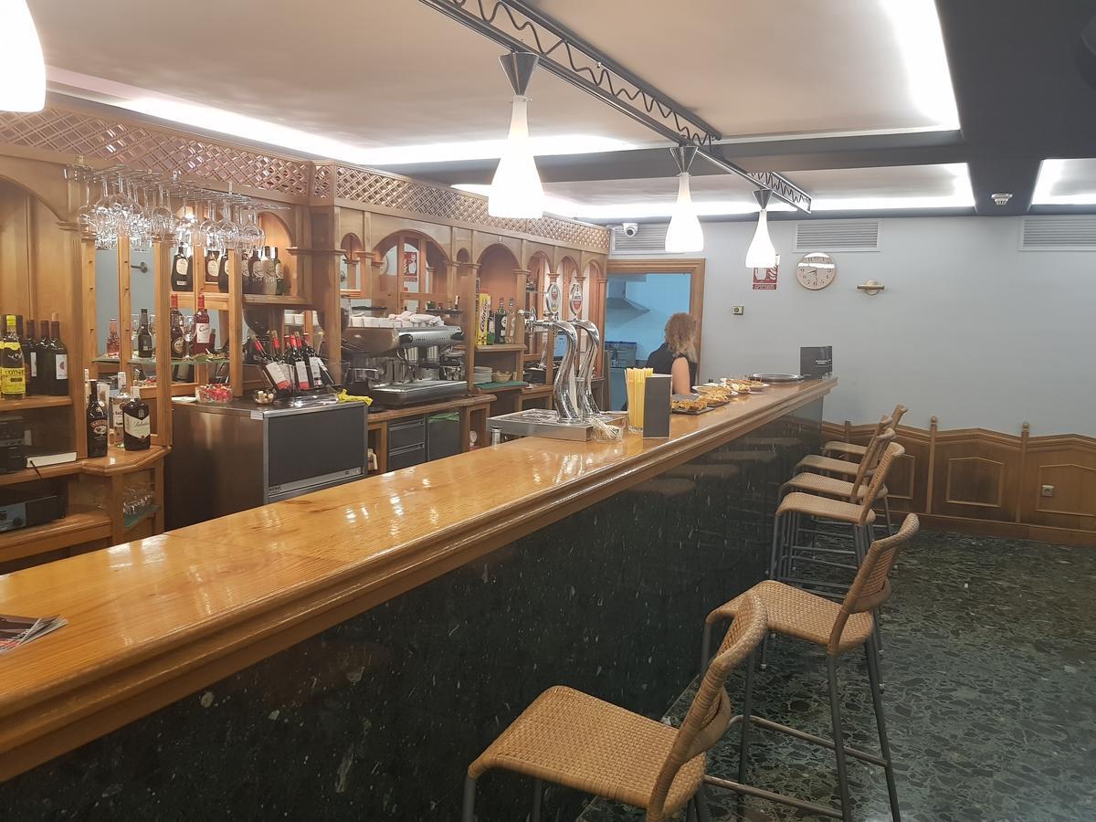 Hostal Ansonea Bera  Bagian luar foto