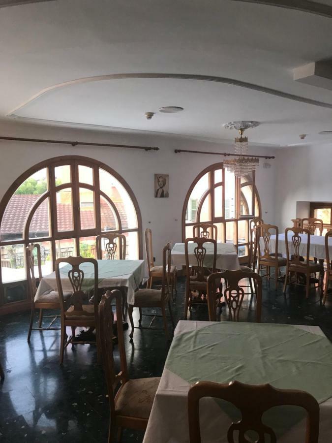 Hostal Ansonea Bera  Bagian luar foto